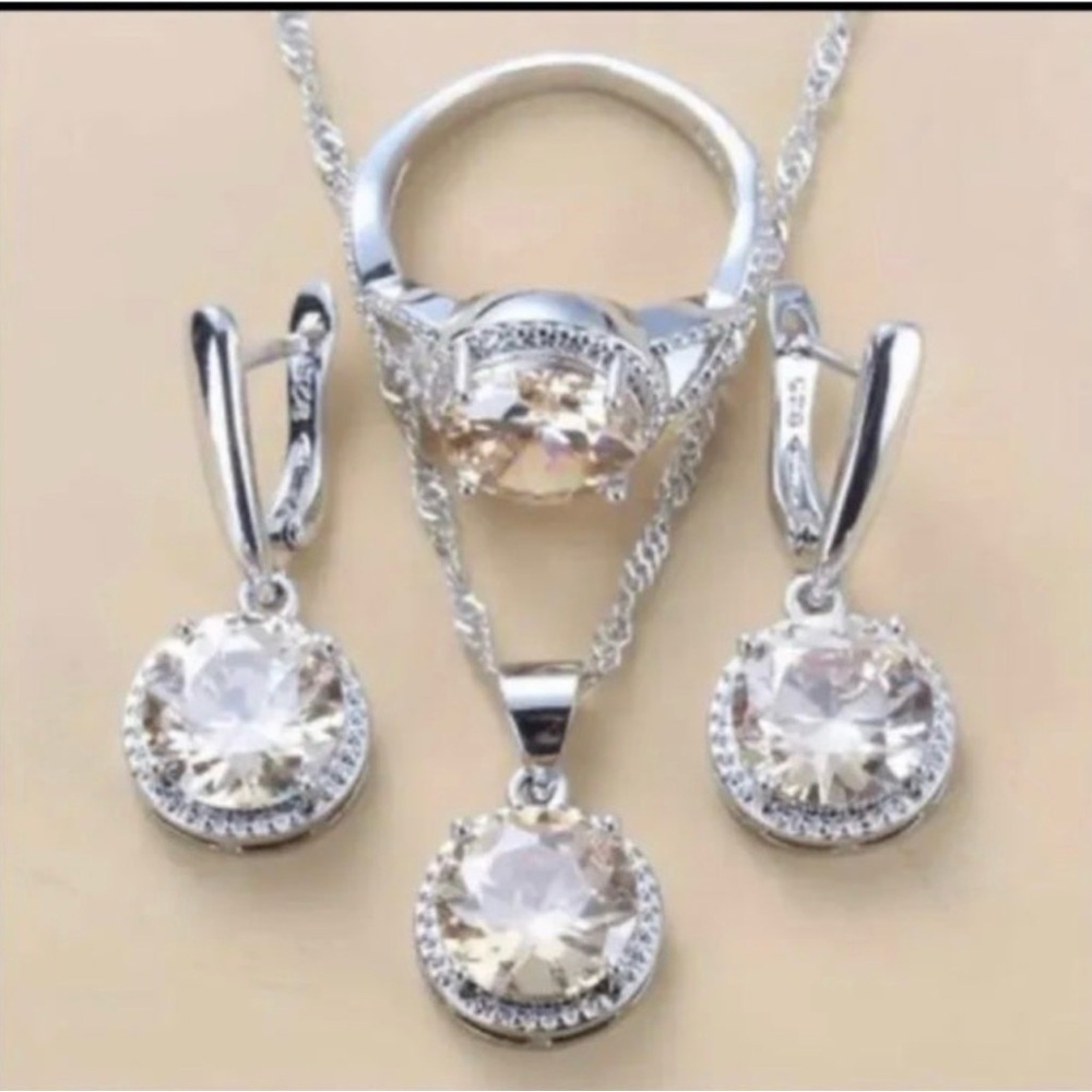 Elegant Silver Jewelry Set with Crystal Accents
